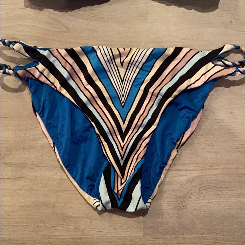 Bikini Set - image 2